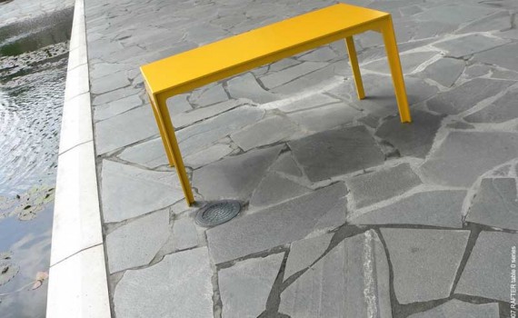 Hoogglans gespoten designtafel.