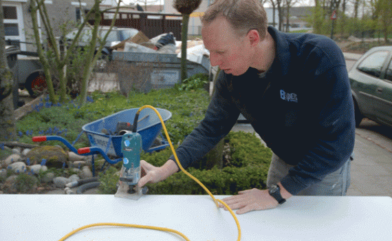 De kanten worden zo afgewerkt dat deze niet scherp zijn.